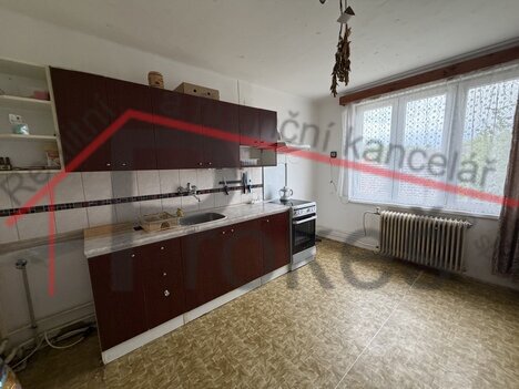 Pronájem prostorného bytu 3+1 v rodinném domě – Červené Poříčí (90 m²)