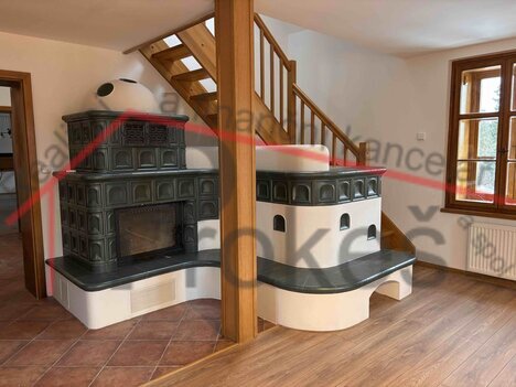 Venkovský dům k pronájmu ve Vlčí – velký pozemek, sauna a absolutní klid.