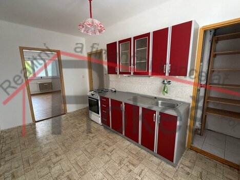Moderní a klidné bydlení s balkonem a parkováním – Koldinova, Klatovy