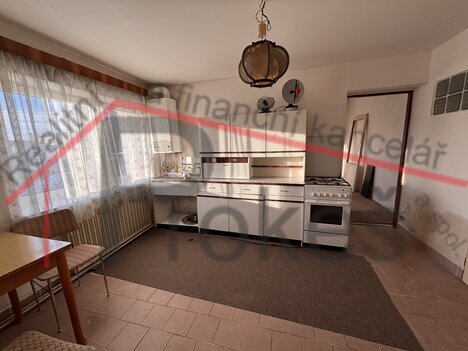 Útulný byt 1+1 v Kolovči – klidné bydlení s garáží a sklepem